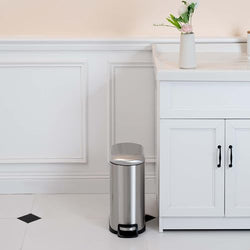 Amazon Basics D-Shaped Small Trash Can with Lid and Soft-Close Foot Pedal for Bathroom, Bedroom, Living Room, Office, Smudge Resistant, 10 l / 2.6 gallon, Silver