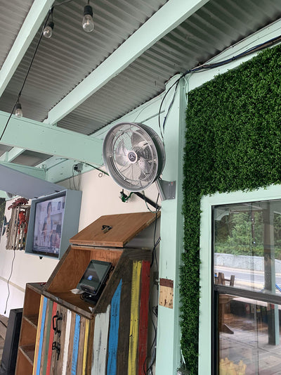 HydroMist Oscillating Wall Mounted Outdoor-Rated Fan, 3-Speed Control on Motor, Alum Blade, Mounting Bracket and Black Vinyl Cover, Quiet Running, Indoor/Outdoor, 18”, Metallic Silver